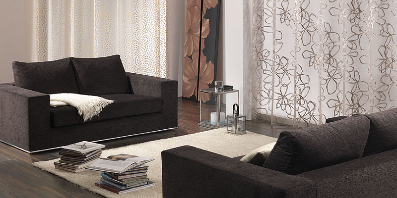 produzione poltrone a Milano divano moderno antonietta
