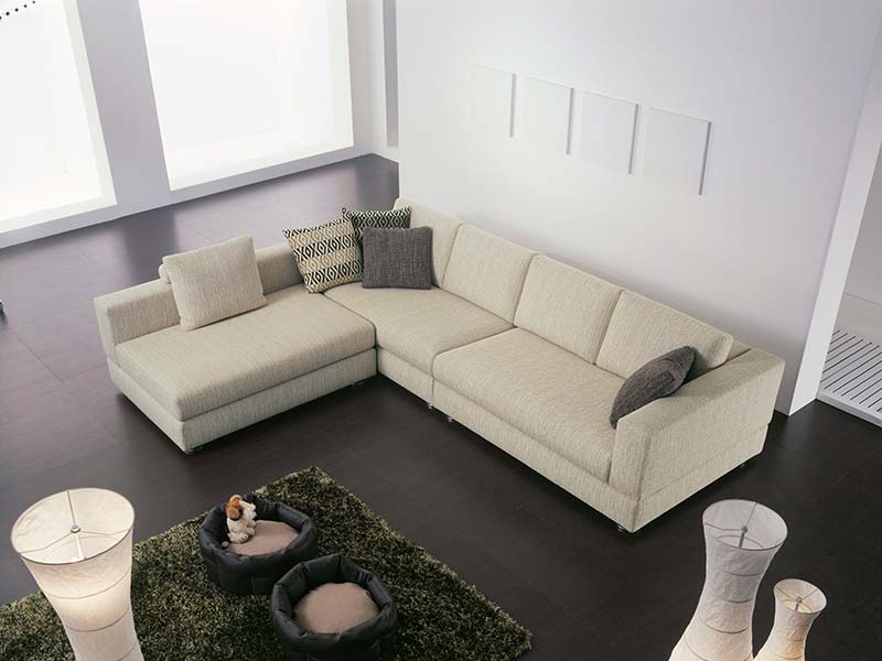produzione divano a Milano divano moderno stella