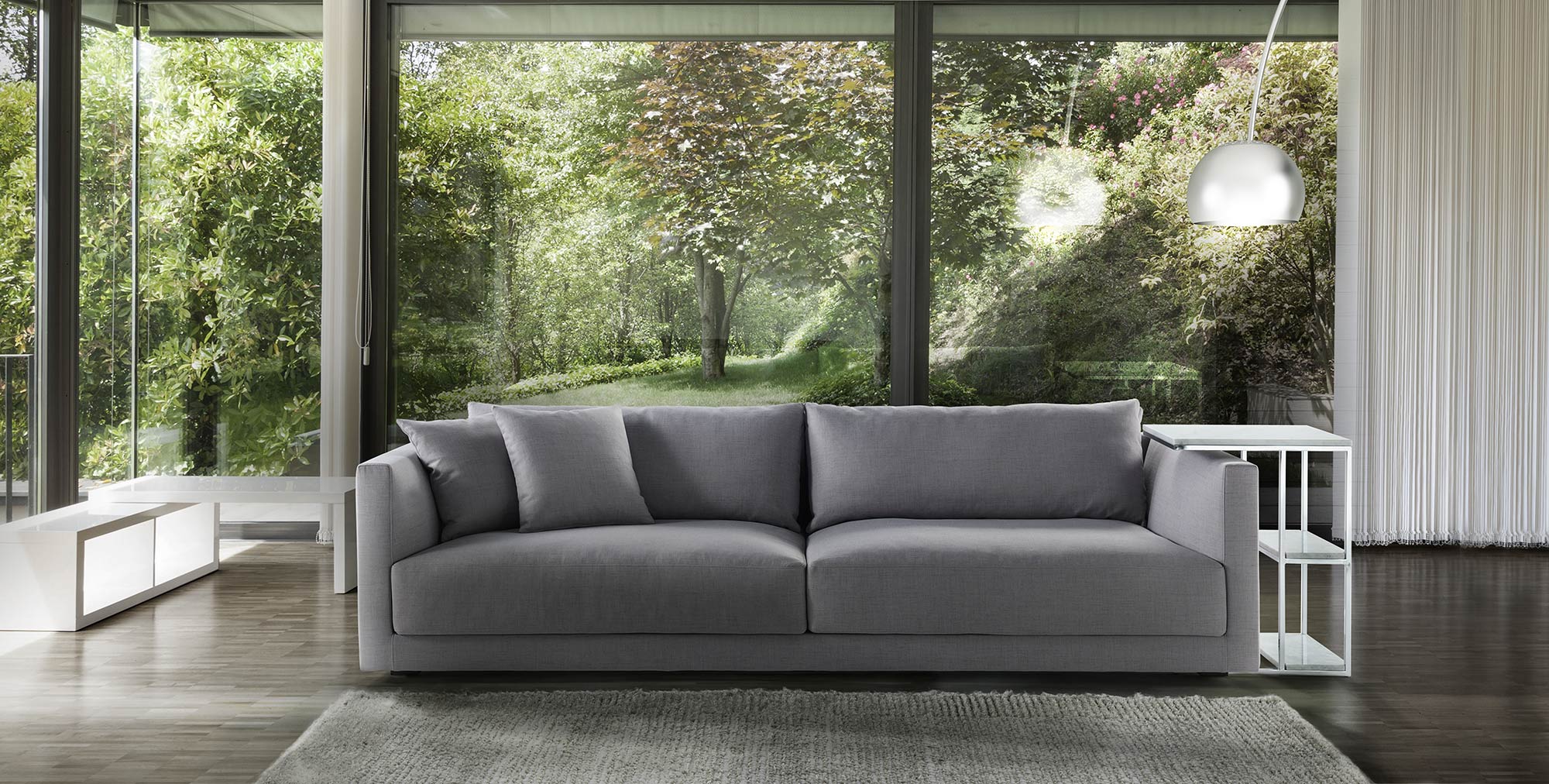produzione poltrone a Milano divano moderno alessia